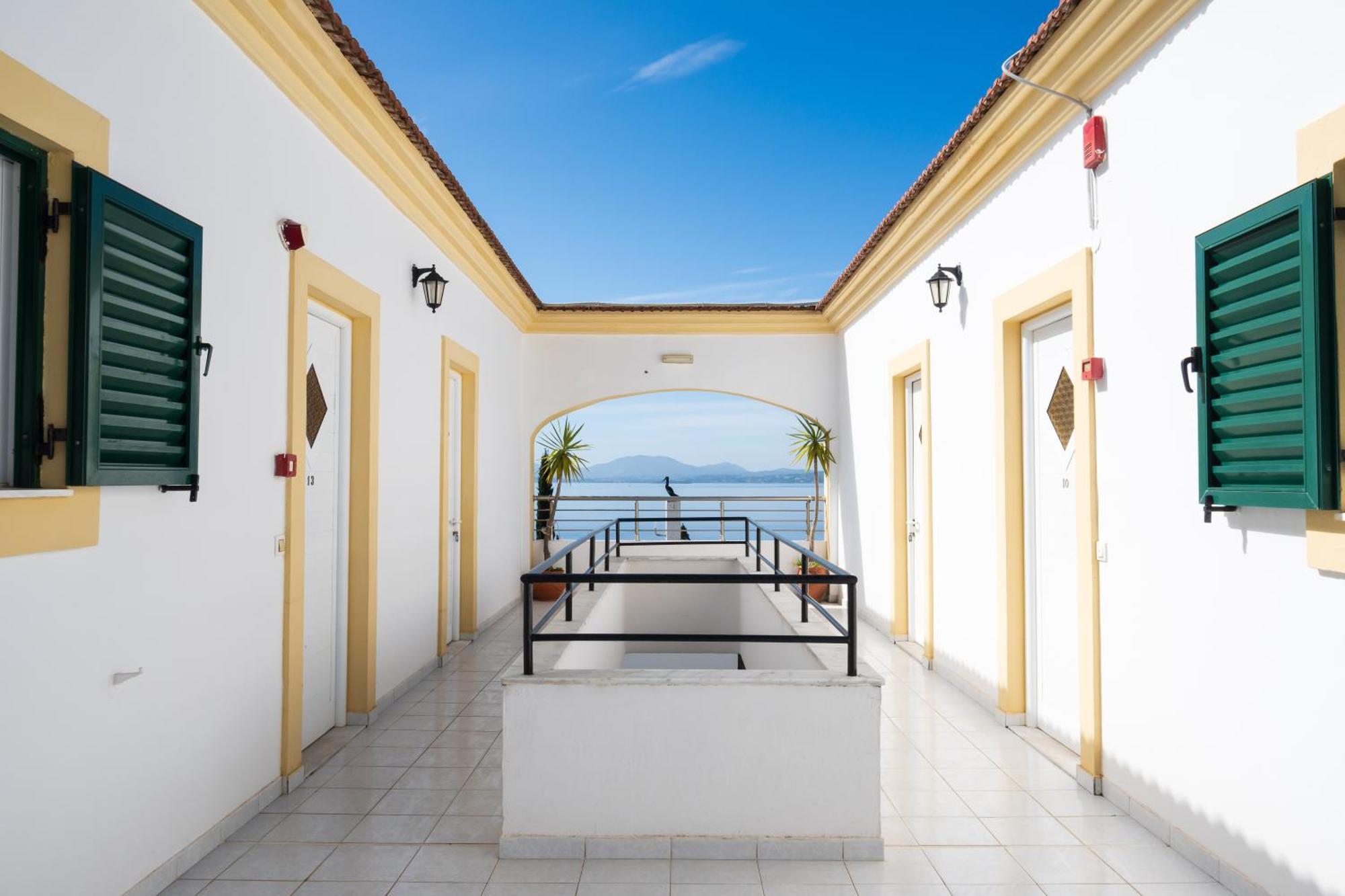 Crystal Blue Hotel, บาร์บาตี ภายนอก รูปภาพ