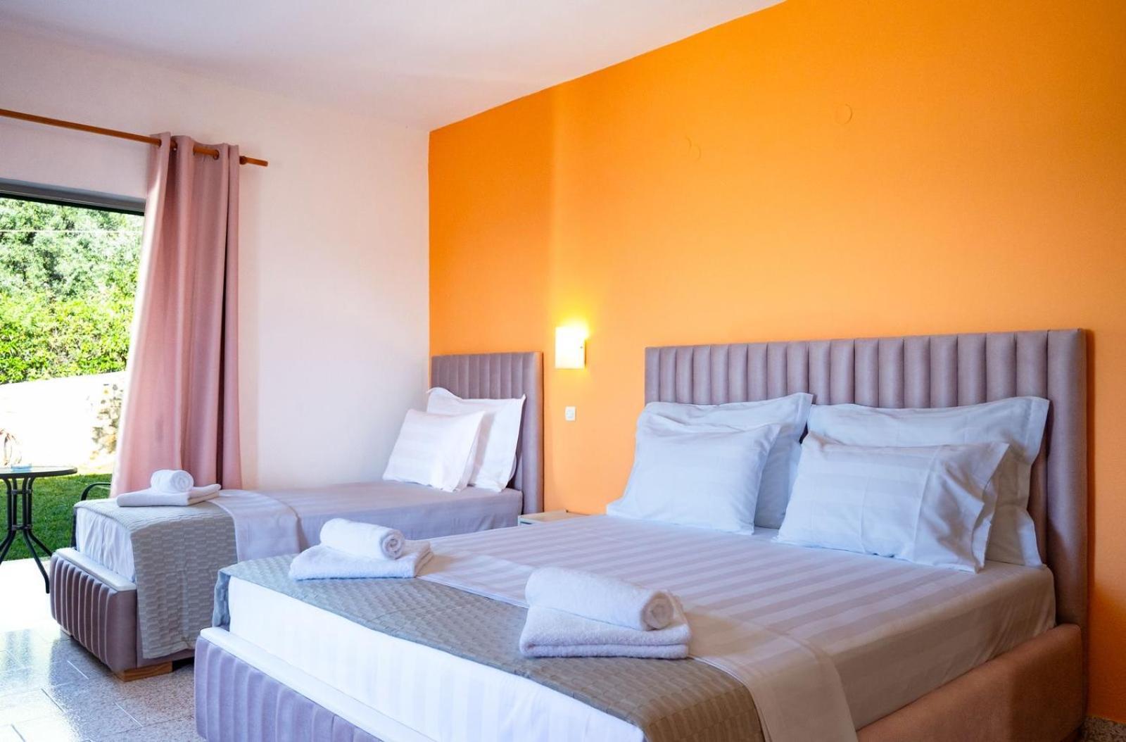 Crystal Blue Hotel, บาร์บาตี ภายนอก รูปภาพ